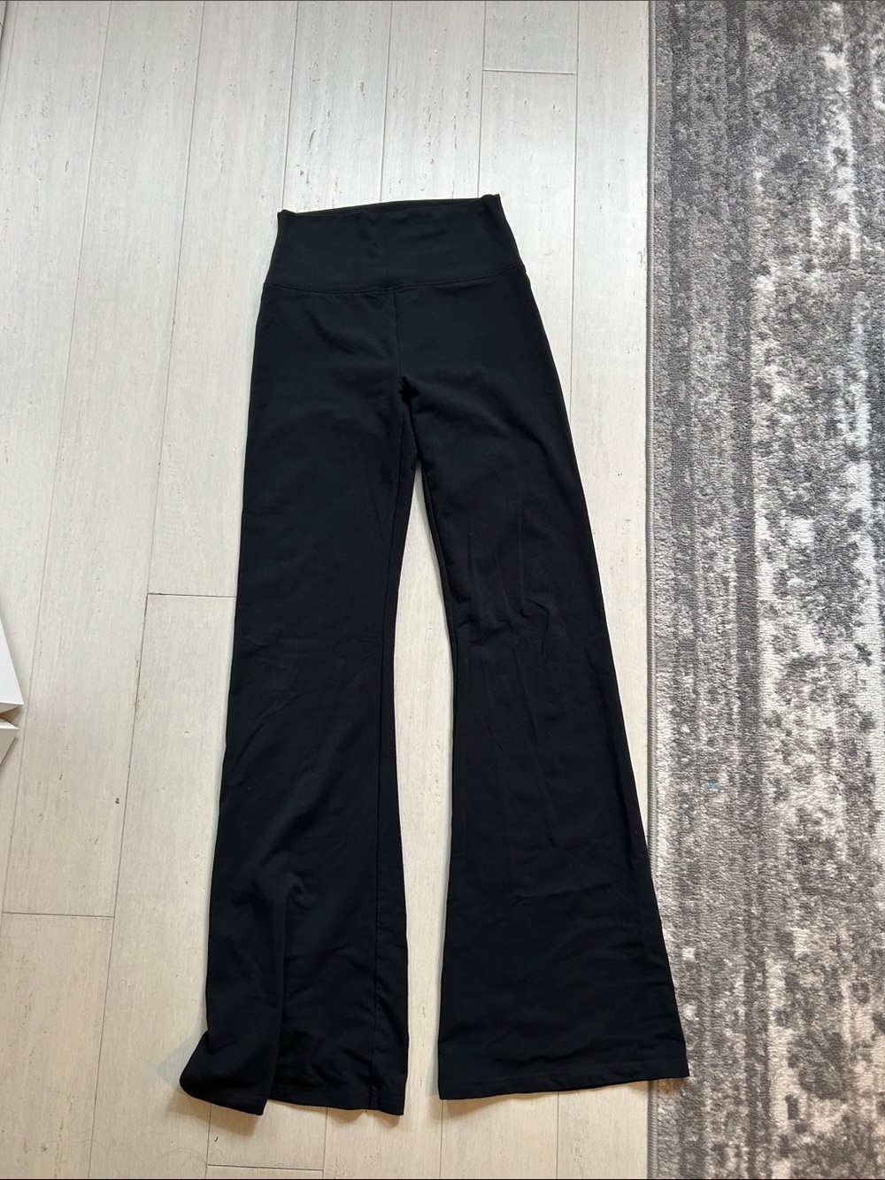 High-Waist Flare Leggings - Black